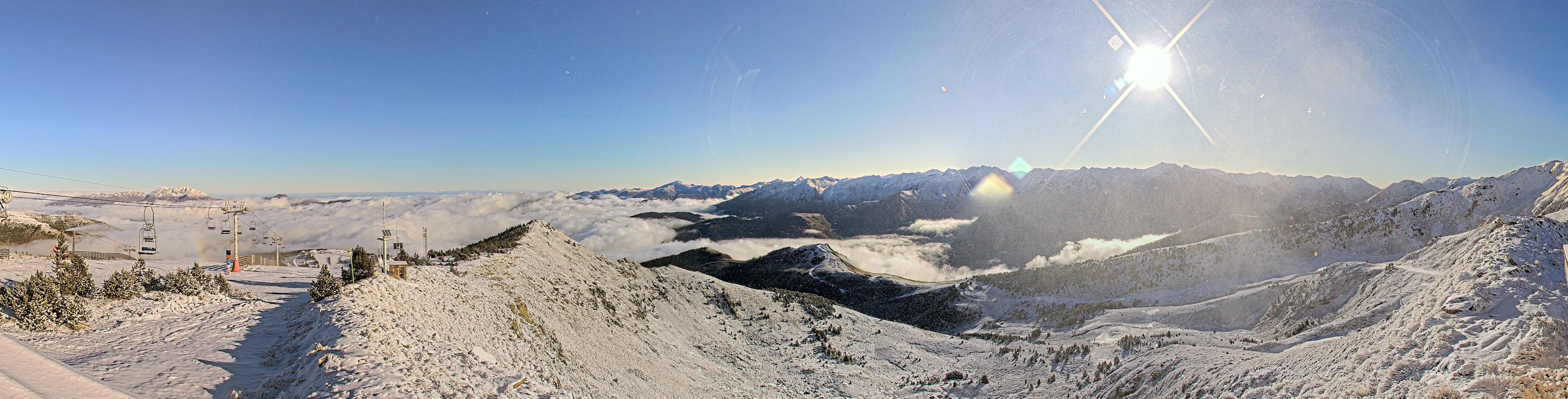 Webcam Ax 3 Domaines: Panoramique 2300m