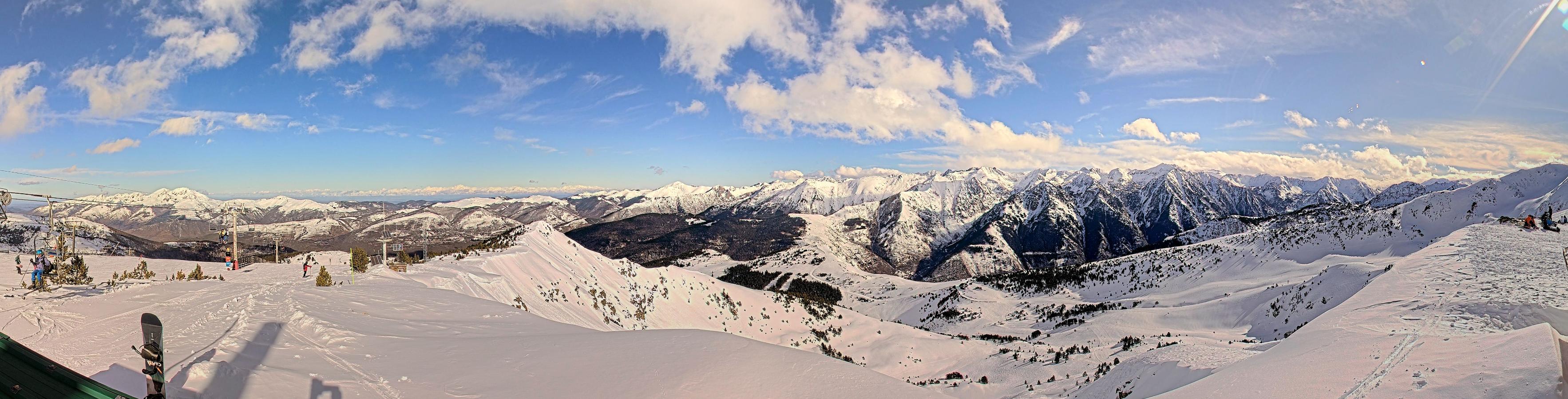 Webcam Ax 3 Domaines: Panoramique 2300m