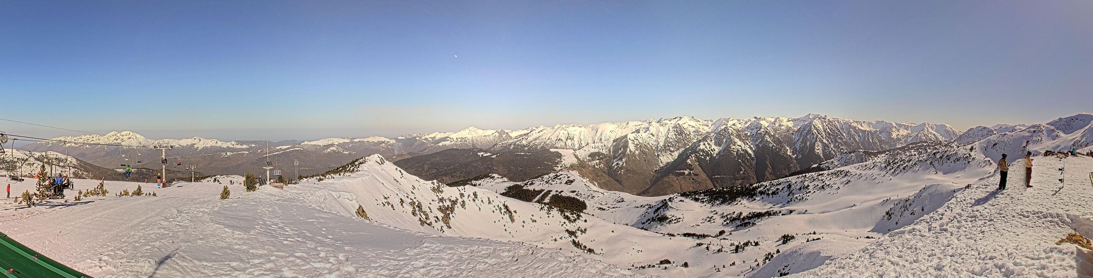 Webcam Ax 3 Domaines: Panoramique 2300m
