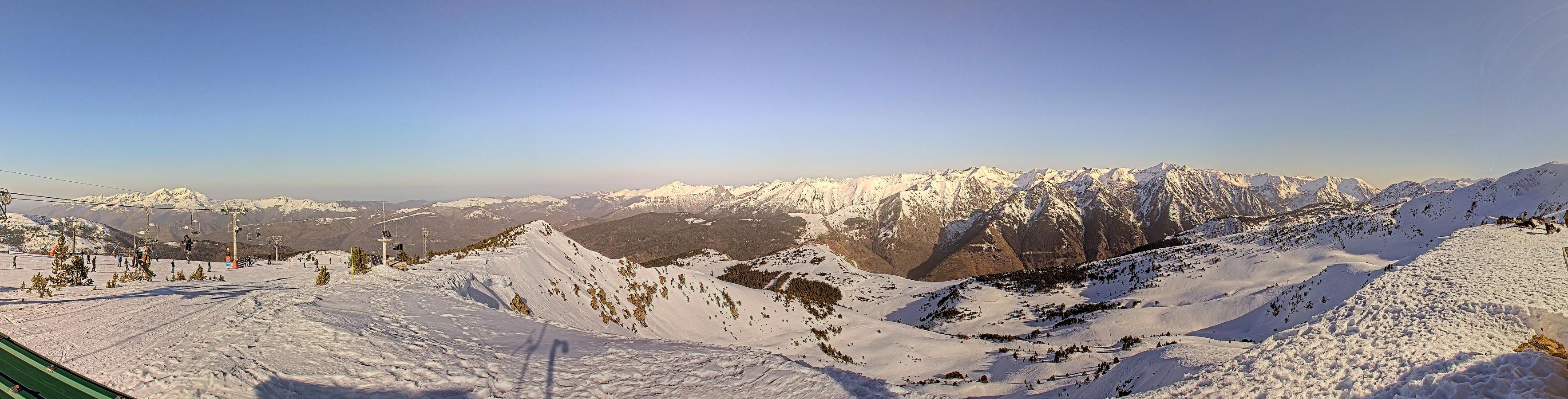 Webcam Ax 3 Domaines: Panoramique 2300m