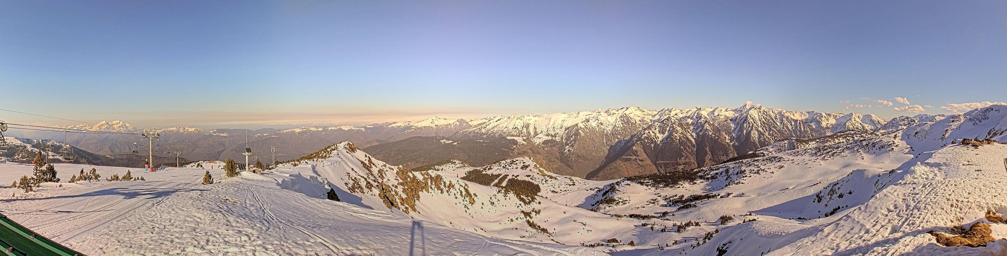 Webcam Ax 3 Domaines: Panoramique 2300m