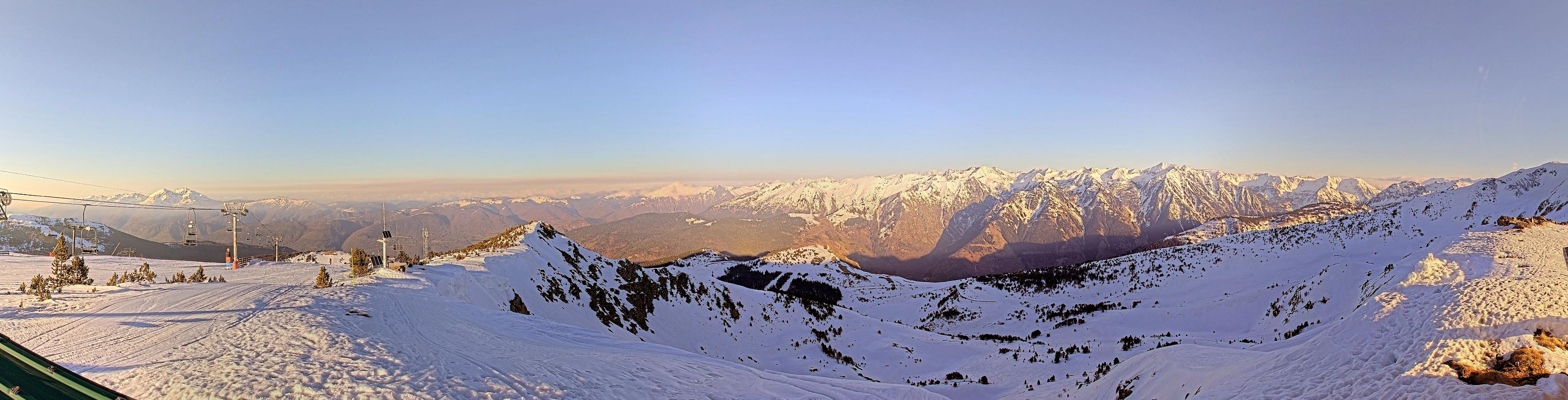 Webcam Ax 3 Domaines: Panoramique 2300m