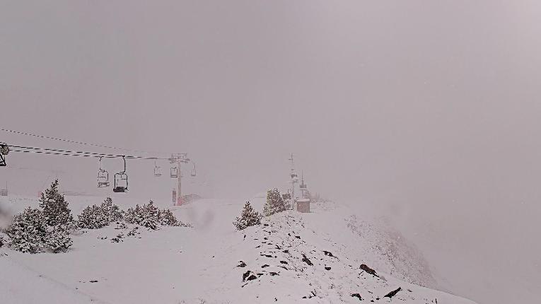 Webcam Ax 3 Domaines: Panoramique 2300m