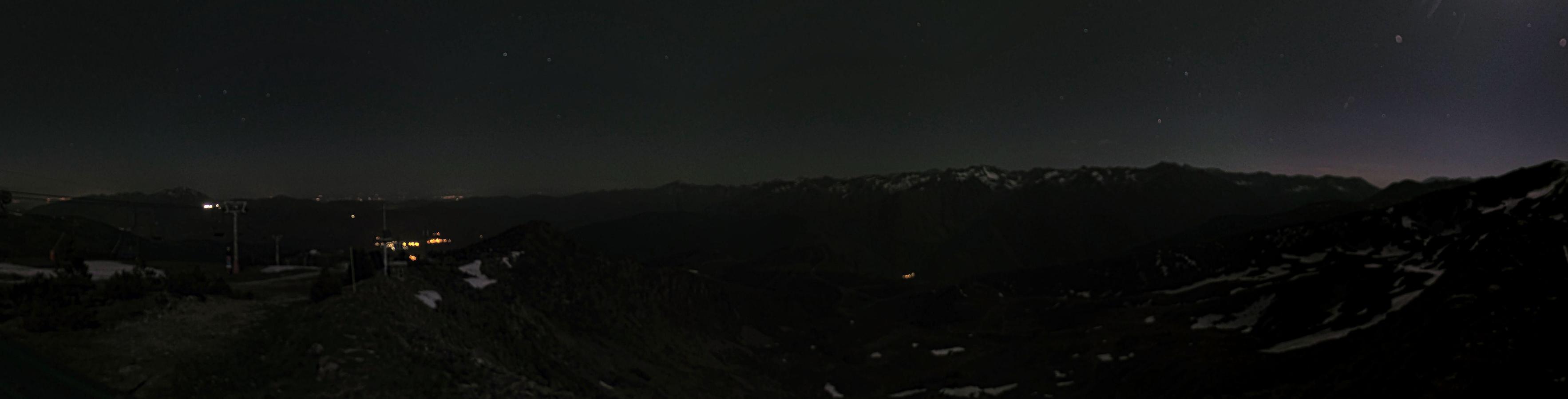 Webcam Ax 3 Domaines: Panoramique 2300m