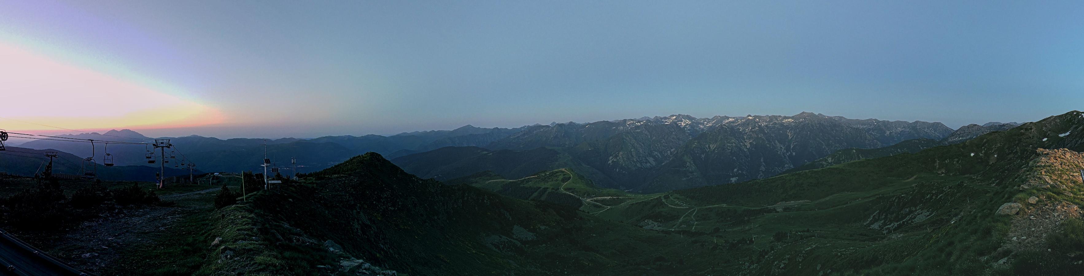 Webcam Ax 3 Domaines: Panoramique 2300m