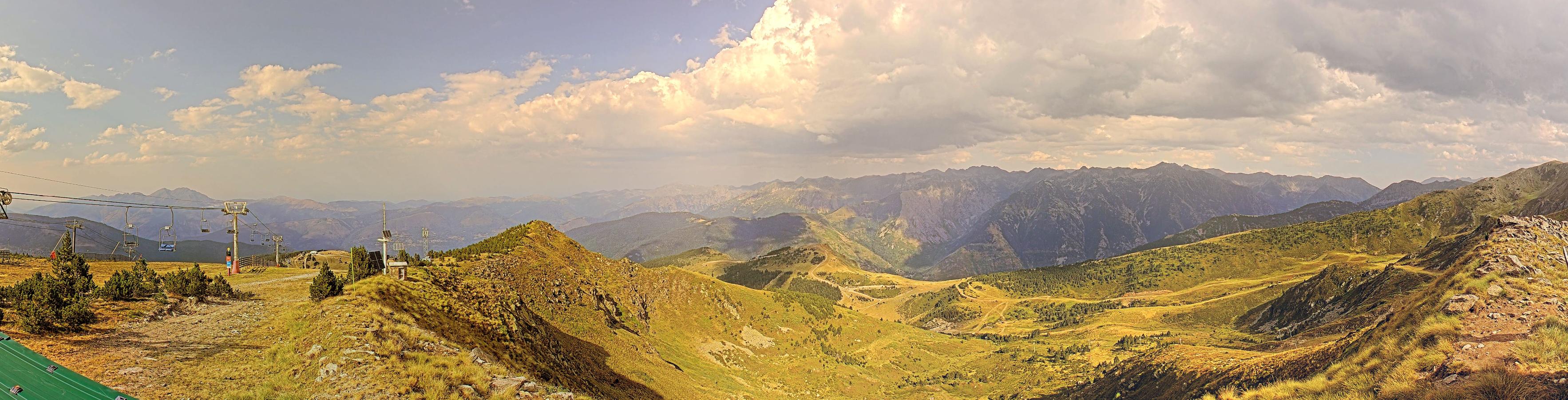 Webcam Ax 3 Domaines: Panoramique 2300m
