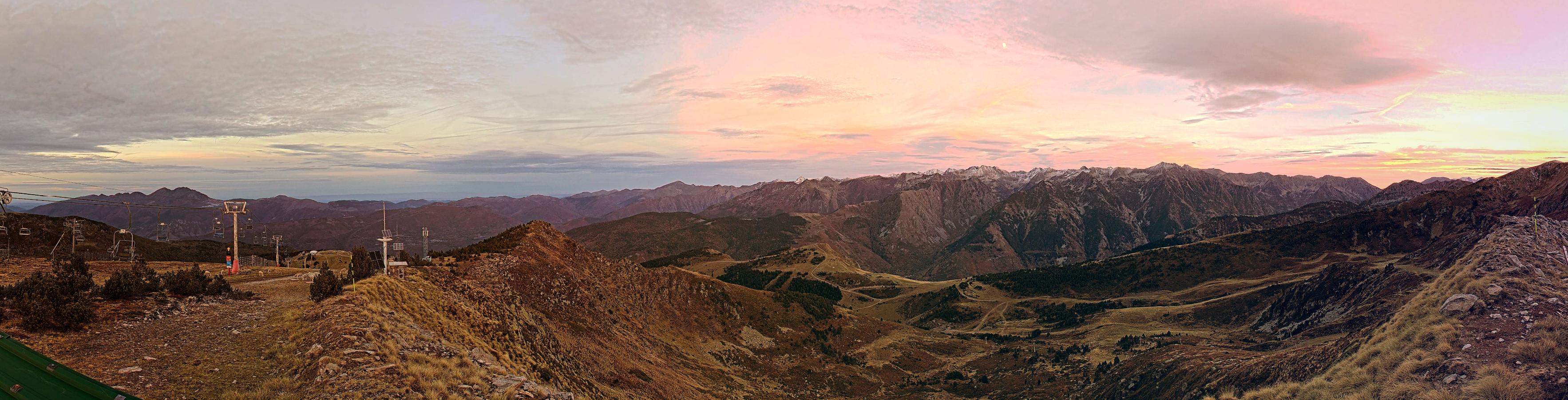 Webcam Ax 3 Domaines: Panoramique 2300m
