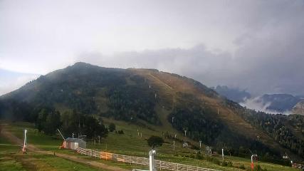 Ax 3 Domaines: Saquet 2000m (ax-ski.com)