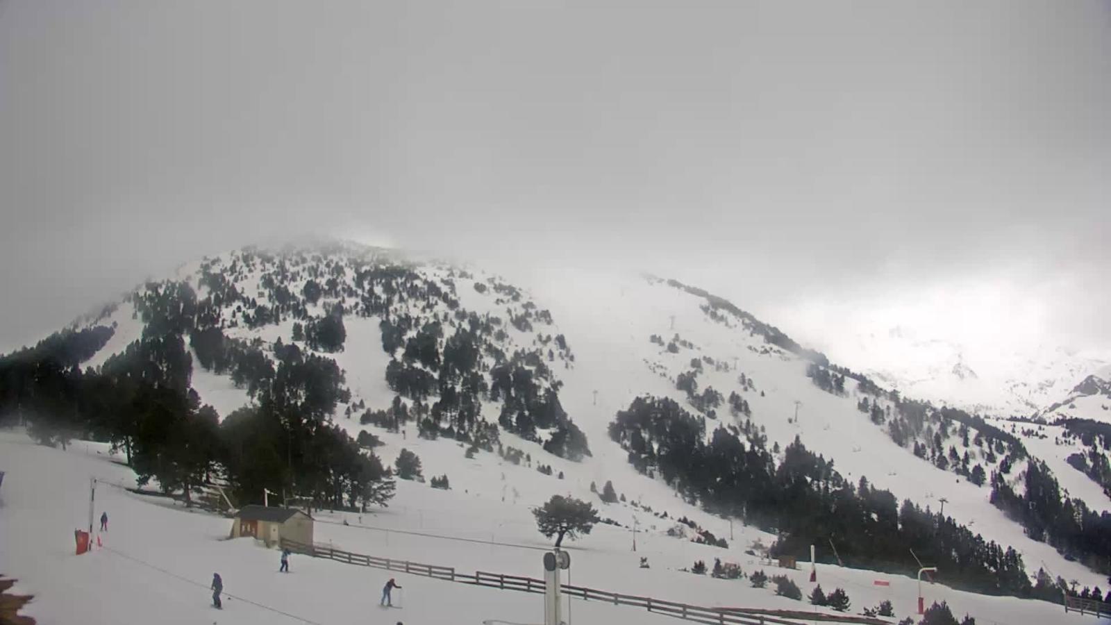 Webcam Ax 3 Domaines: Saquet 2000m