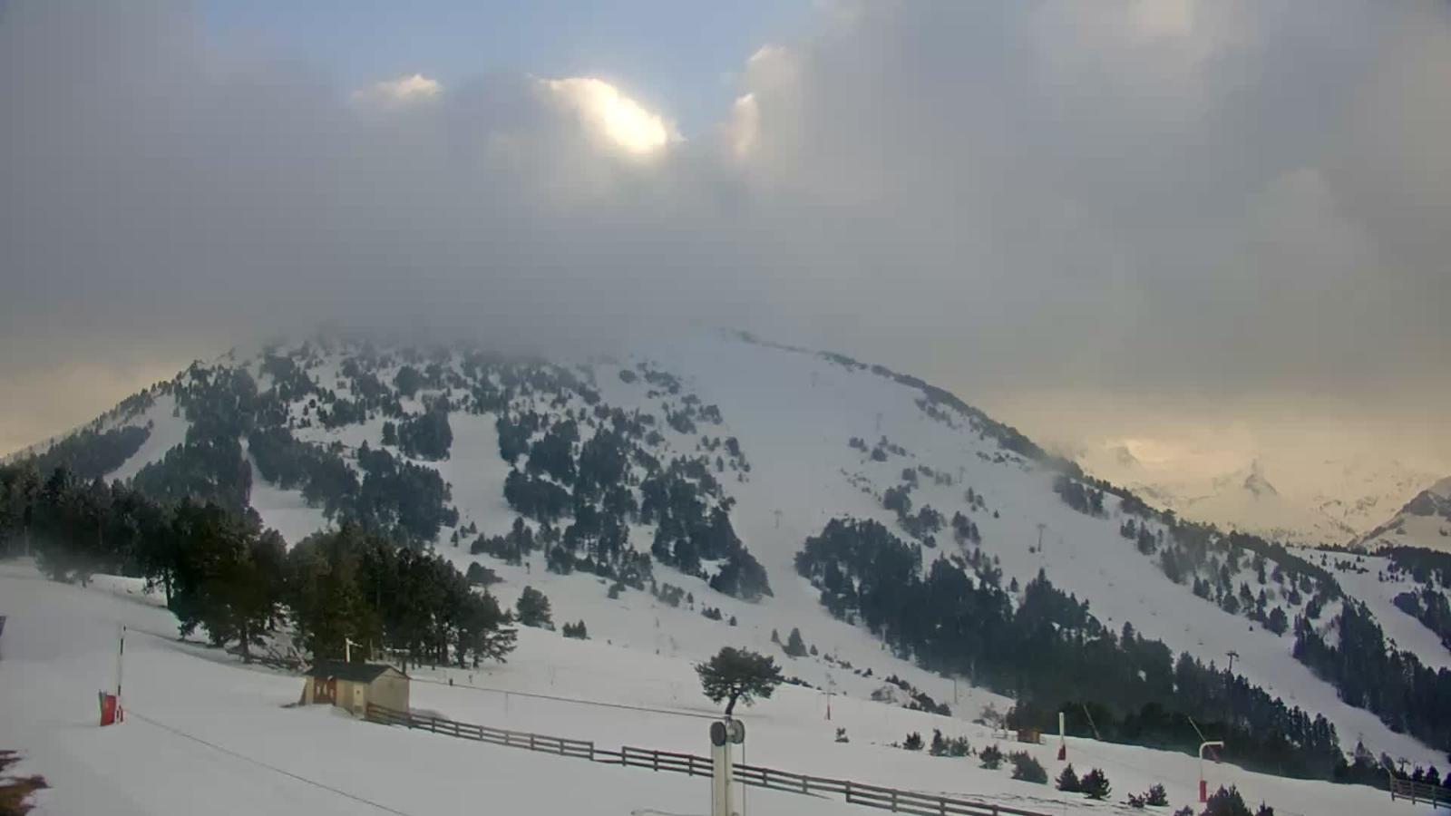 Webcam Ax 3 Domaines: Saquet 2000m
