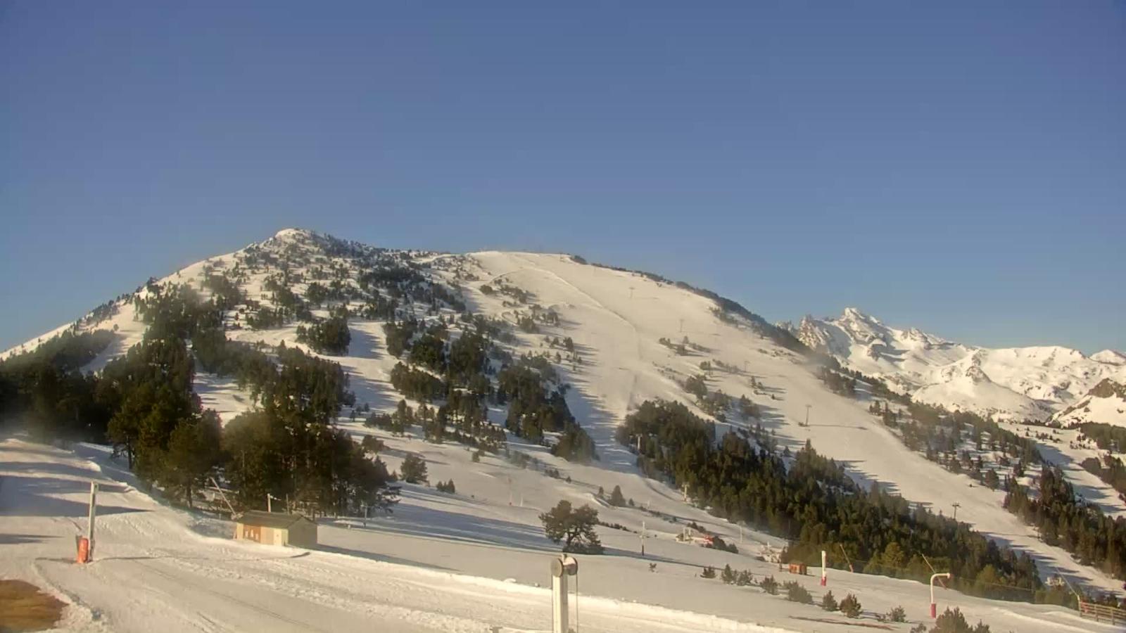 Webcam Ax 3 Domaines: Saquet 2000m
