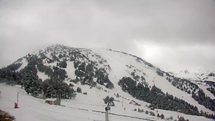 Ax 3 Domaines: Saquet 2000m (ax-ski.com)