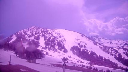 Ax 3 Domaines: Saquet 2000m (ax-ski.com)