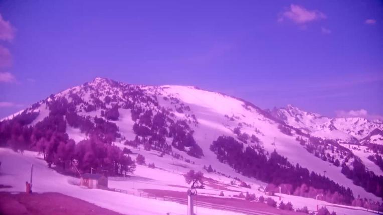Webcam Ax 3 Domaines: Saquet 2000m
