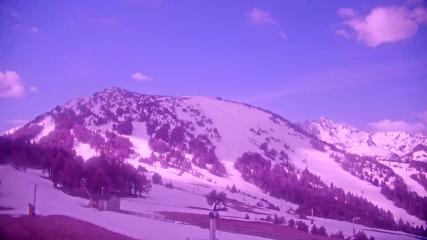 Ax 3 Domaines: Saquet 2000m (ax-ski.com)