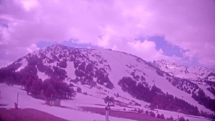 Ax 3 Domaines: Saquet 2000m (ax-ski.com)