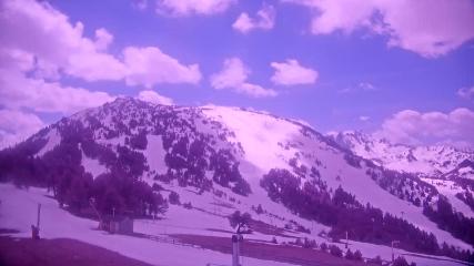 Ax 3 Domaines: Saquet 2000m (ax-ski.com)