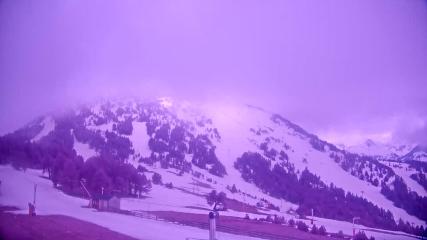 Ax 3 Domaines: Saquet 2000m (ax-ski.com)