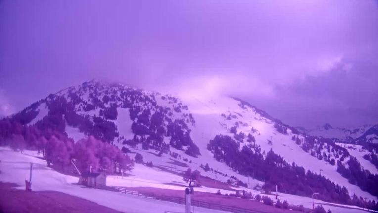 Webcam Ax 3 Domaines: Saquet 2000m