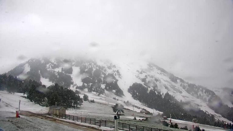 Webcam Ax 3 Domaines: Saquet 2000m