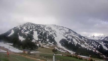 Ax 3 Domaines: Saquet 2000m (ax-ski.com)