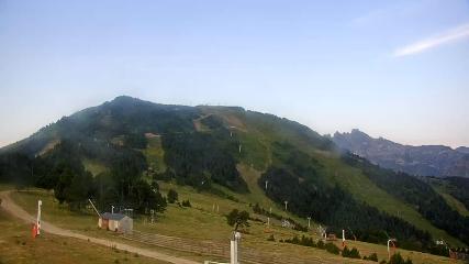 Ax 3 Domaines: Saquet 2000m (ax-ski.com)