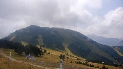 Ax 3 Domaines: Saquet 2000m (ax-ski.com)