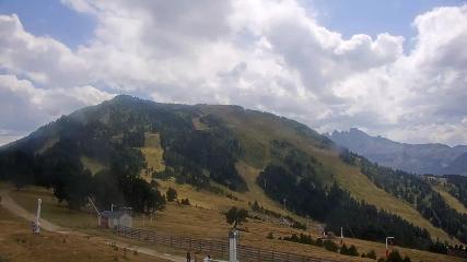 Ax 3 Domaines: Saquet 2000m (ax-ski.com)