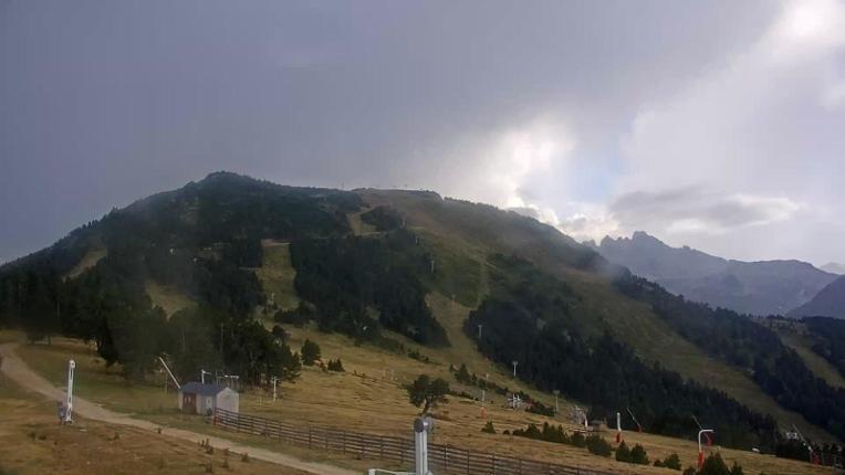 Webcam Ax 3 Domaines: Saquet 2000m