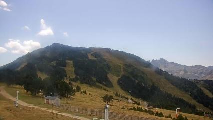 Ax 3 Domaines: Saquet 2000m (ax-ski.com)