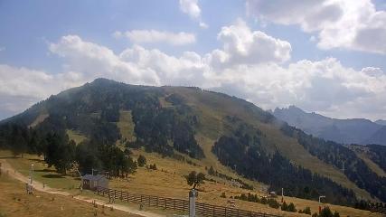 Ax 3 Domaines: Saquet 2000m (ax-ski.com)