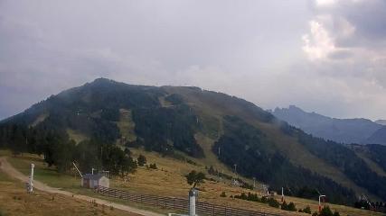 Ax 3 Domaines: Saquet 2000m (ax-ski.com)