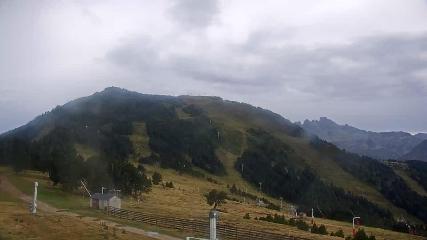 Ax 3 Domaines: Saquet 2000m (ax-ski.com)