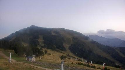 Ax 3 Domaines: Saquet 2000m (ax-ski.com)