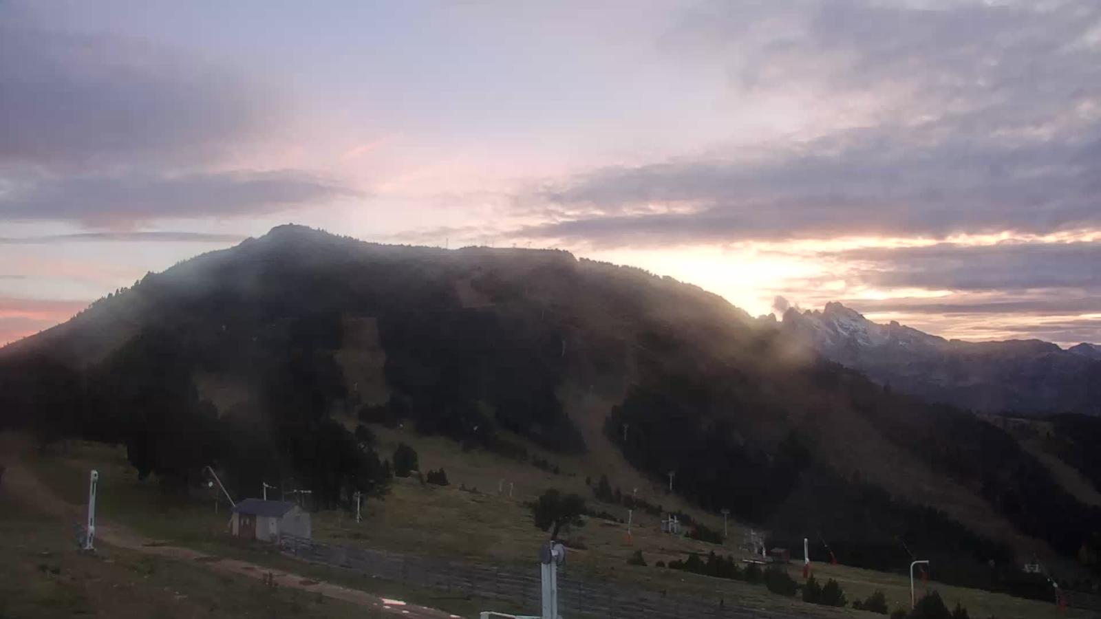 Webcam Ax 3 Domaines: Saquet 2000m