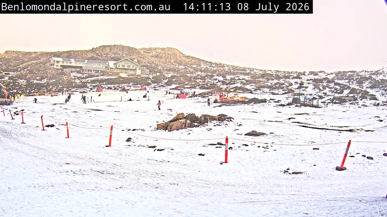 Webcam Ben Lomond:  Toboggan Village Poma