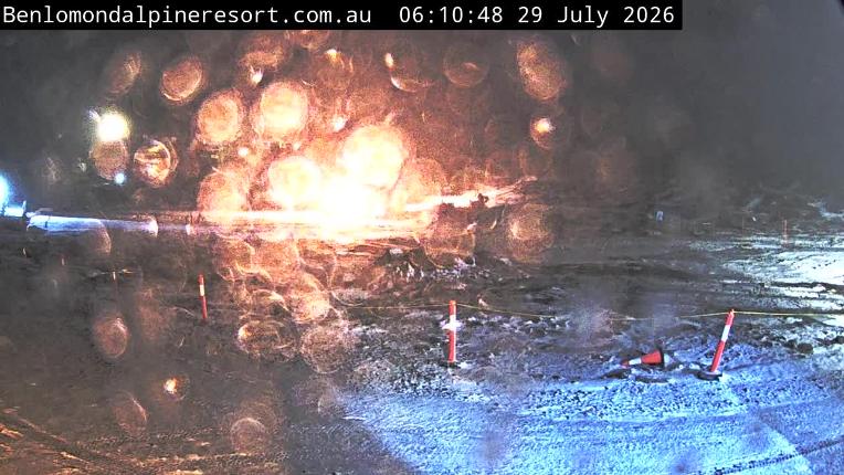 Webcam Ben Lomond:  Toboggan Village Poma
