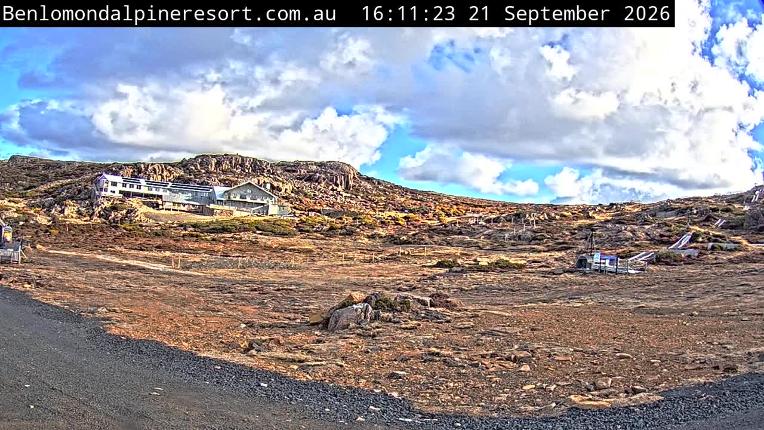 Webcam Ben Lomond:  Toboggan Village Poma