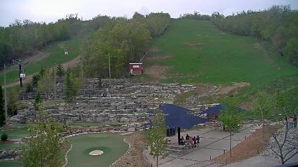 Blue Mountain: Base (bluemountain.ca)