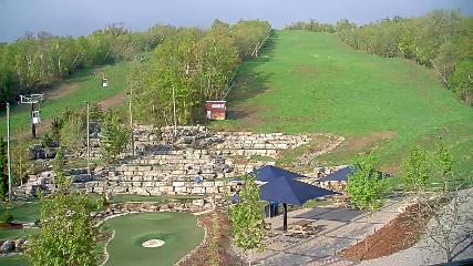 Blue Mountain: Base (bluemountain.ca)