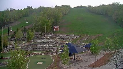 Blue Mountain: Base (bluemountain.ca)