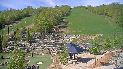 Blue Mountain: Base (bluemountain.ca)
