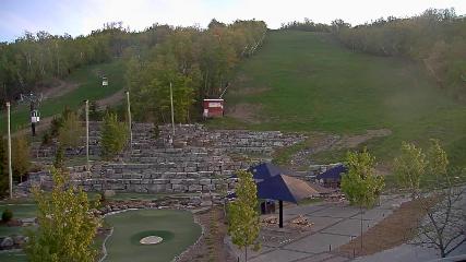 Blue Mountain: Base (bluemountain.ca)