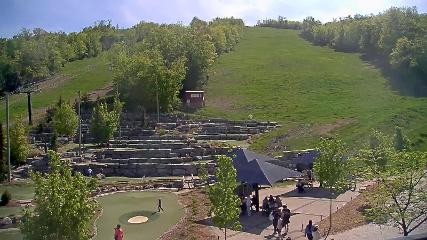 Blue Mountain: Base (bluemountain.ca)