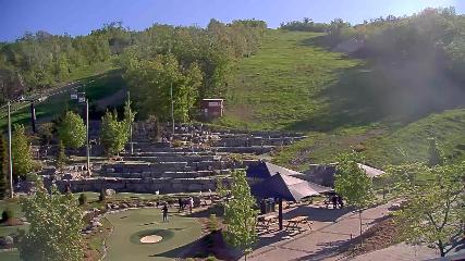 Blue Mountain: Base (bluemountain.ca)