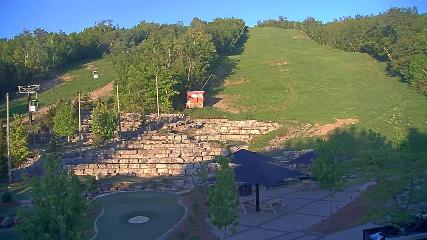 Blue Mountain: Base (bluemountain.ca)