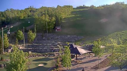 Blue Mountain: Base (bluemountain.ca)