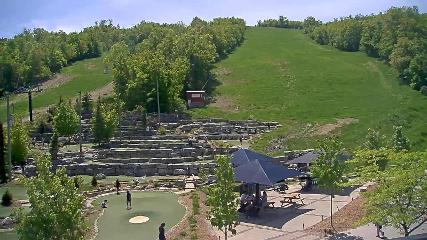 Blue Mountain: Base (bluemountain.ca)