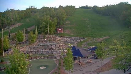 Blue Mountain: Base (bluemountain.ca)