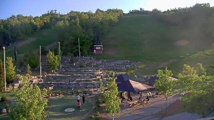 Blue Mountain: Base (bluemountain.ca)
